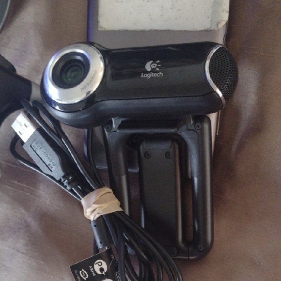 LogitechPro 9000 Black Webcam with USB Cable NWT - Picture 1 of 4